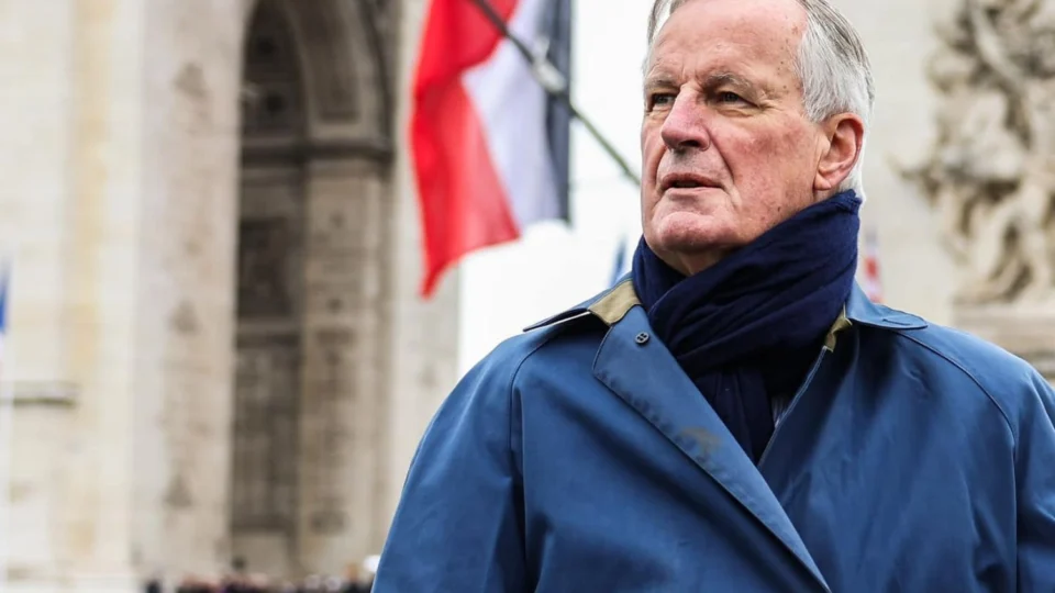 Primeiro-ministro da França apresenta demissão