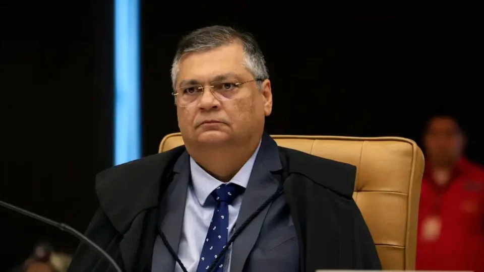 Dino libera retomada do pagamento de emendas parlamentares suspensa