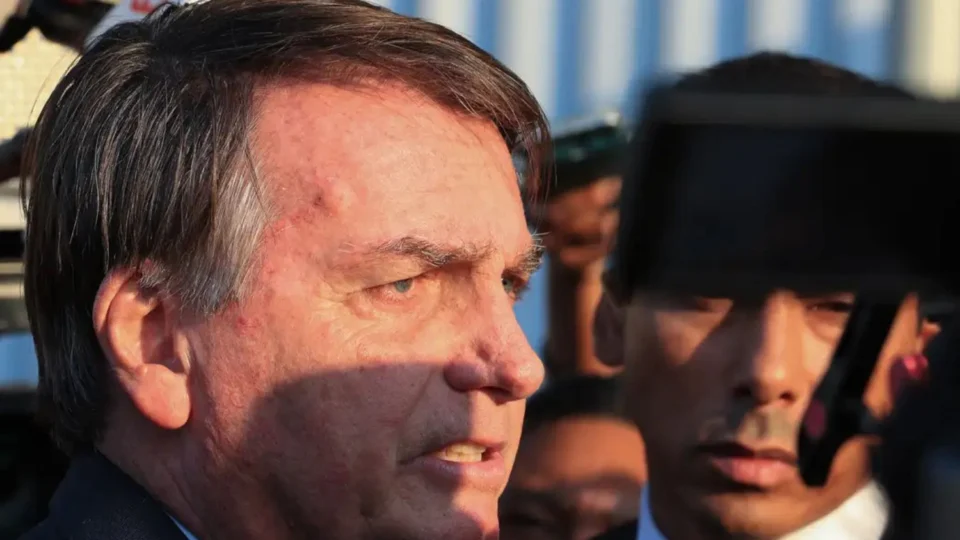 Bolsonaro poderá ir à missa de 7º dia da mãe de Valdemar Costa Neto
