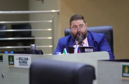 William Alemão critica reajuste de salários e alerta sobre impacto na economia de Manaus
