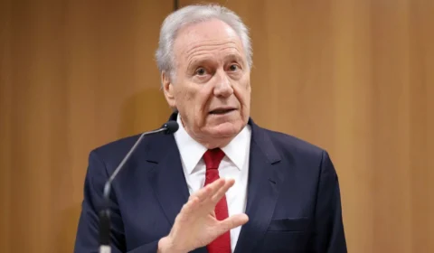 Lewandowski diz que não há perseguição da PF a Bolsonaro