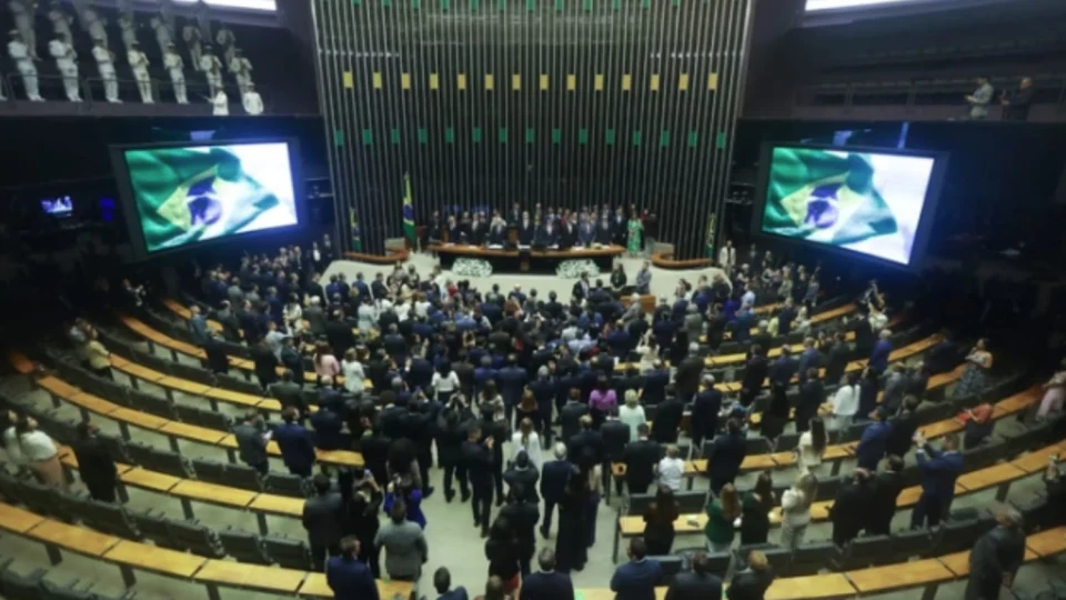 Congresso busca atalho regimental para acelerar PEC do corte de gastos