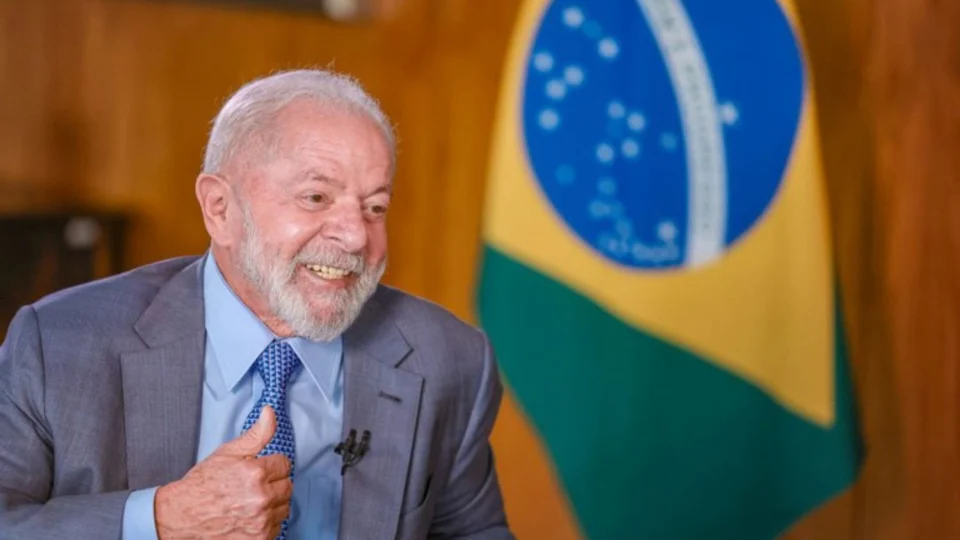 Cortes do governo do Lula afetam obras no Amazonas, incluindo portos e aeroportos