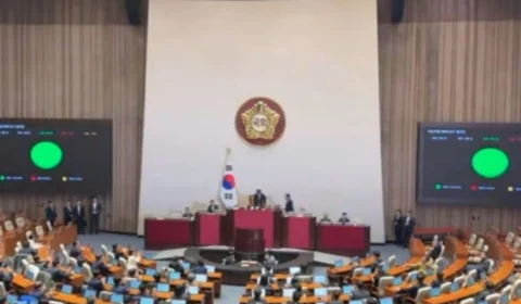 Coreia do Sul: Parlamento derruba lei marcial decretada por Yoon Suk-yeol