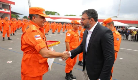 Wilson Lima realiza formatura de 200 novos soldados do Corpo de Bombeiros no Amazonas