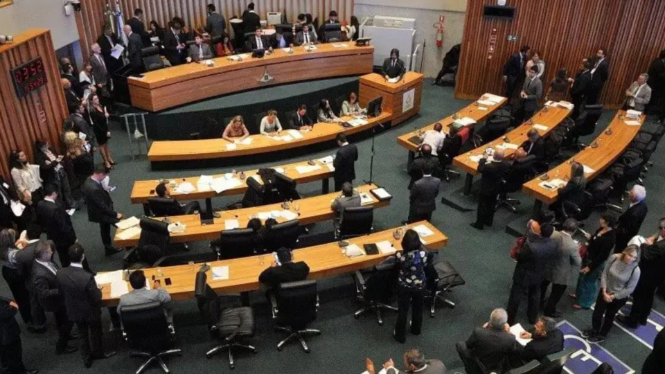 Deputados distritais repudiam ataque do governo Lula ao DF