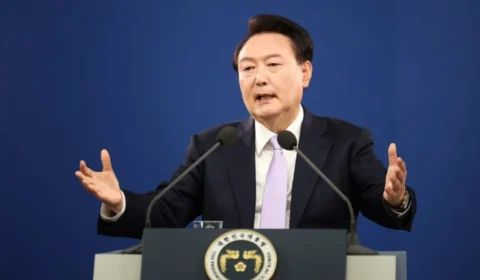 Presidente da Coreia do Sul se desculpa por lei marcial