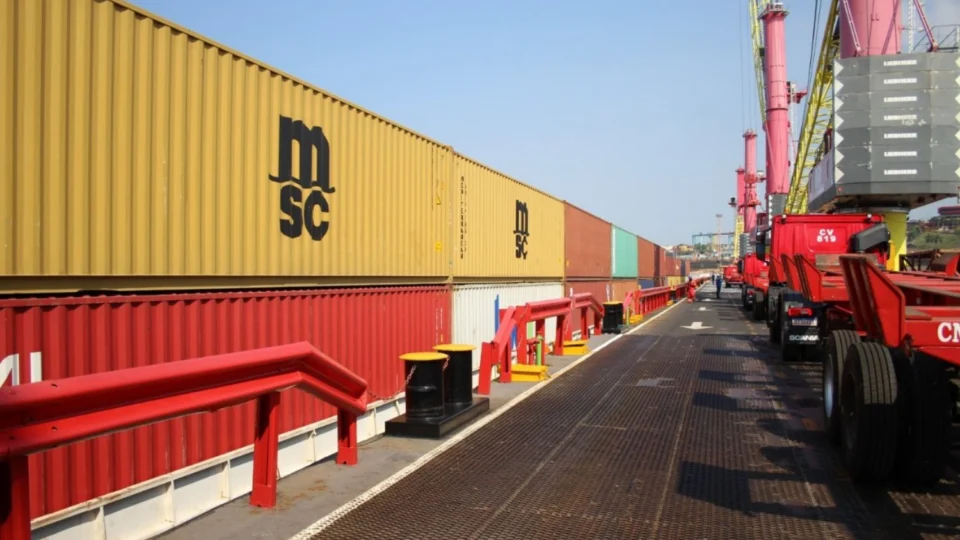 Matéria-prima para a ZFM: Amazonas bate recorde histórico de importações em 2024