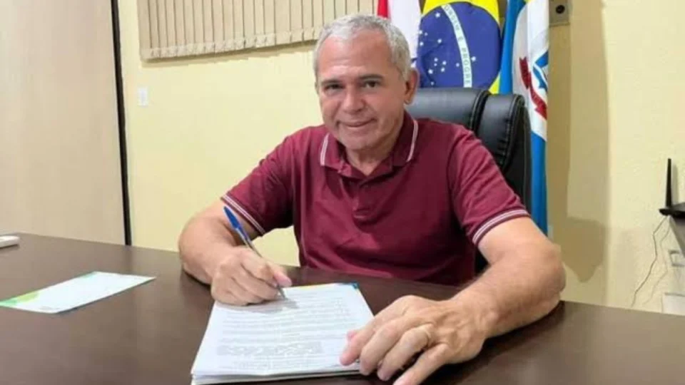Prefeito de Santarém homologa resultado de concurso público