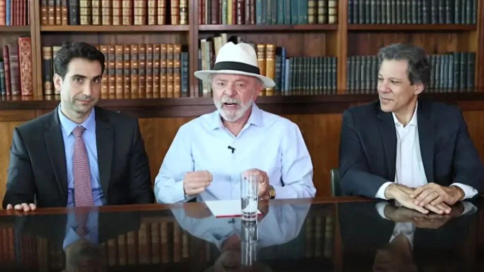 Lula diz que governo não vai interferir em nova gestão do BC