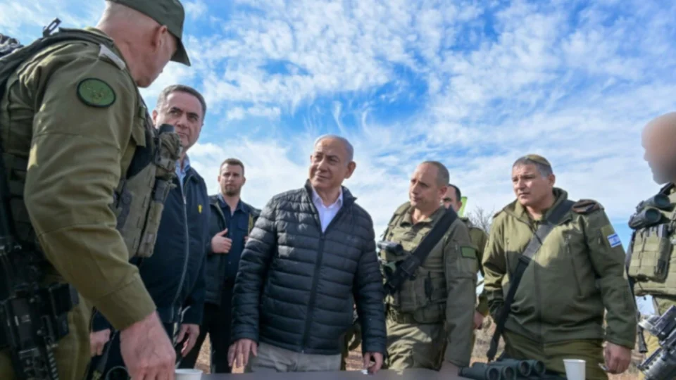 Netanyahu afirma que Israel contribuiu para a queda de Assad