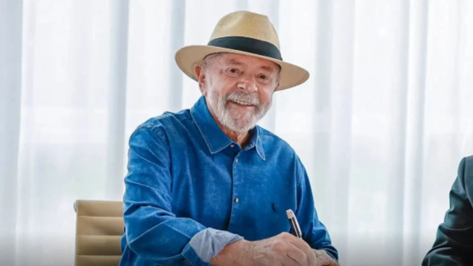 Com dólar acima de R$6,00 Lula diz que economia no Brasil é forte