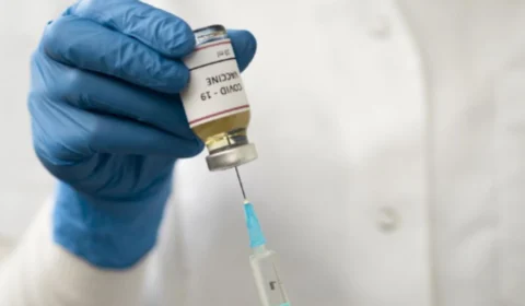 Apenas 44% das vacinas contra a Covid compradas pelo governo em 2024 foram utilizadas