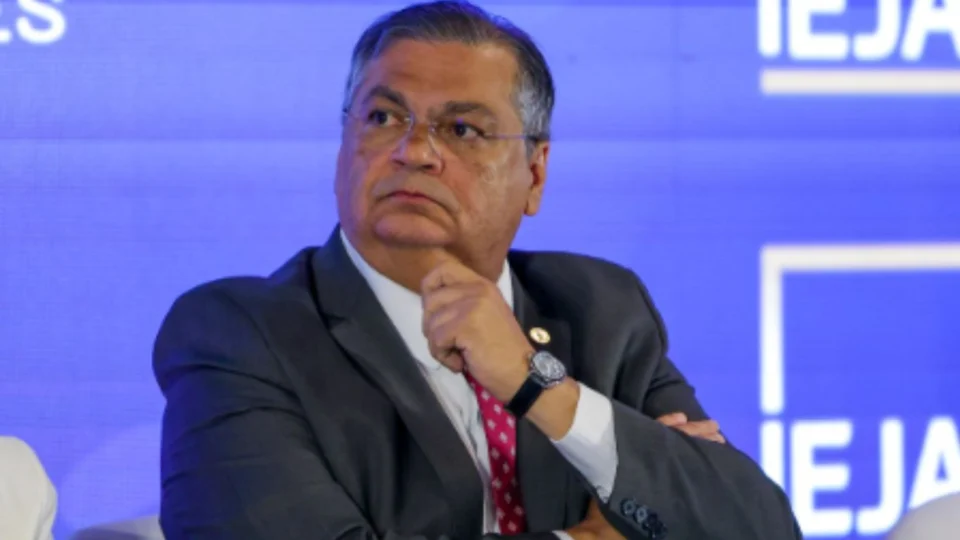 CNM se manifesta após Flávio Dino bloquear recursos para a saúde nos municípios