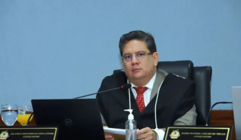 TCE-AM ratifica afastamento de Ari Moutinho após processo no STJ