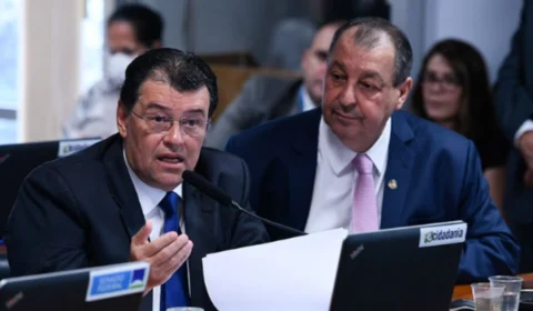 Senadores do Amazonas isentam refinaria de Manaus de tributos gerando impacto de R$ 3,5 bilhões