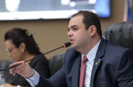 Roberto Cidade solicita implementação de cursos de qualificação para fortalecer o turismo em Manaus