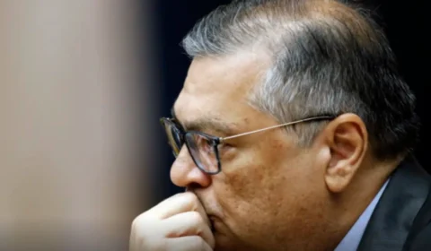 Dino dá prazo até as 20h para Câmara esclarecer pagamento de emendas