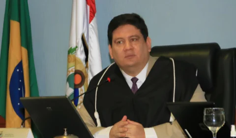 Desembargador suspende afastamento de Ari Moutinho do TCE-AM em decisão liminar