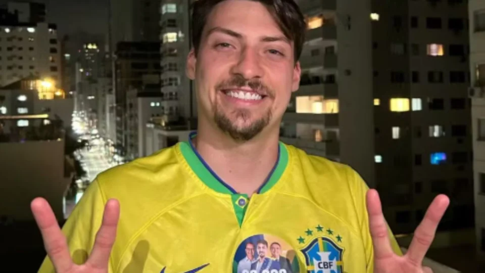 PT e aliados solicitam cassação de Jair Renan Bolsonaro por fraude em eleições para vereador