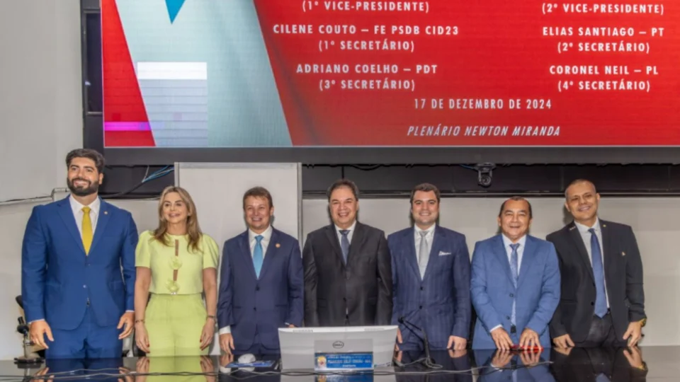 Deputado Chicão é reeleito presidente da Alepa para o biênio 2025-2027