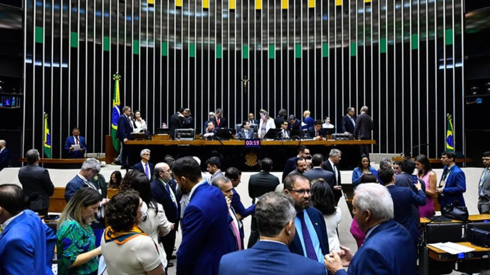 Congresso aprova LDO com salário mínimo de R$ 1.502