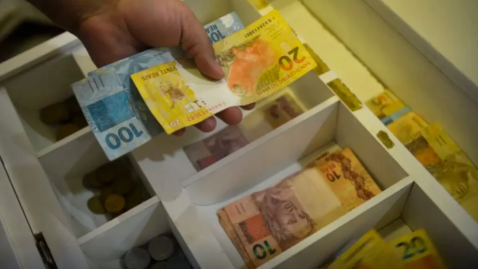 Economia: ano fecha com alta do PIB, emprego recorde e juros altos