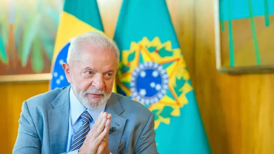 Lula passa bem após procedimento intracraniano no Hospital Sírio Libanês, diz médico