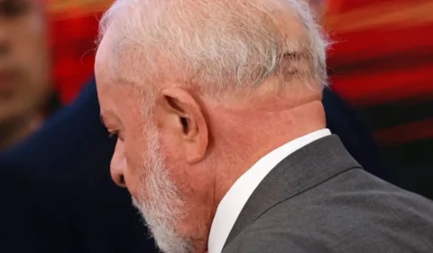 Lula tem dreno retirado e segue lúcido e bem, diz boletim médico