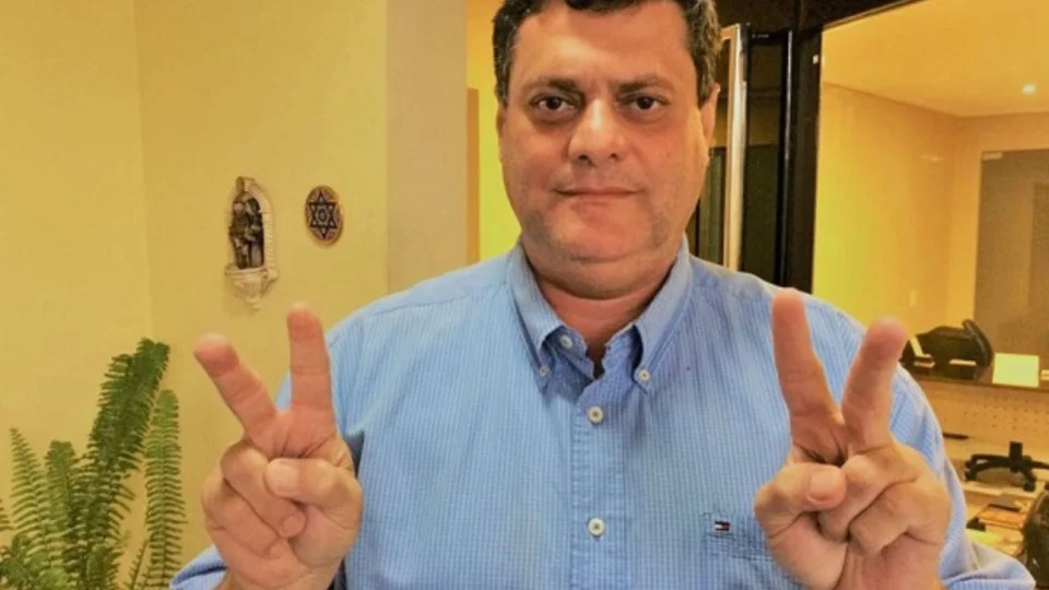 Prefeito de Carauari gasta R$ 1,5 milhão em contrato com buffet e shows pirotécnicos