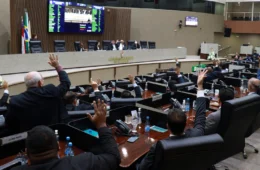 Câmara de Manaus aprova aumento salarial dos vereadores e do prefeito