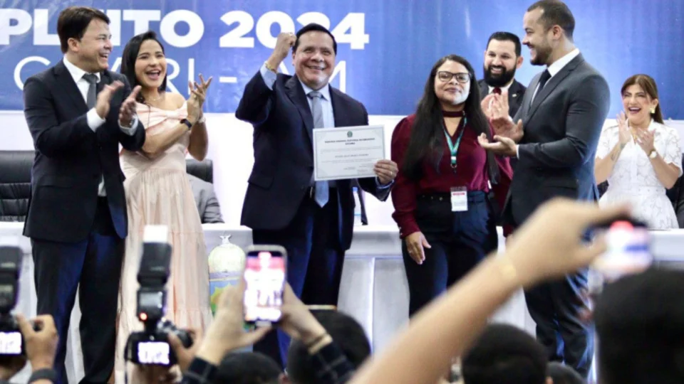 Adail Pinheiro é diplomado e tomará posse para comandar prefeitura nos próximos quatro anos