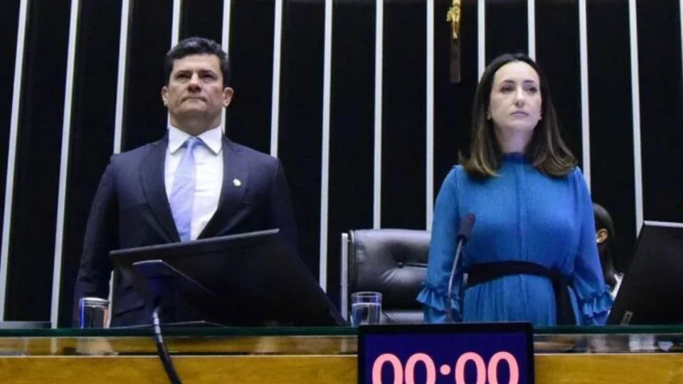 Moro desmente Lula: ‘Teve mais direito à defesa que presos do 8/1’