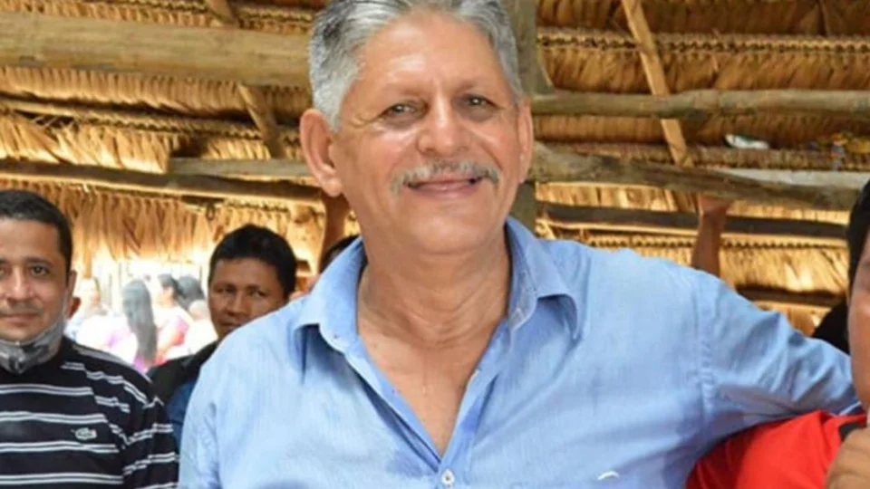 Prefeito gasta mais de R$ 2 milhões com fardamento escolar em São Paulo de Olivença