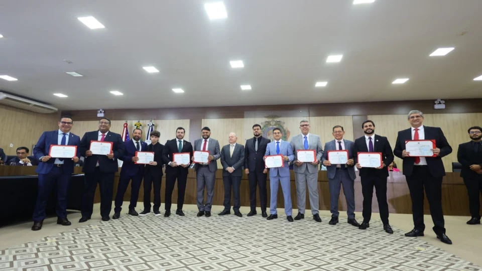 Vereadores eleitos são diplomados em solenidade no TJAM