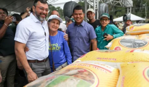 Wilson Lima entrega 70 toneladas de alimentos para instituições sociais atendidas pelo PAA
