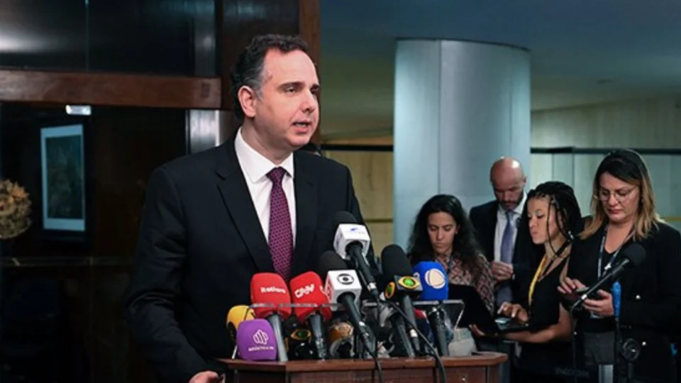 Pacheco confirma intenção de votar corte de gastos antes do recesso