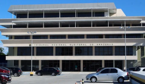 Prefeitos e vereadores eleitos devem ser diplomados até hoje pela Justiça Eleitoral