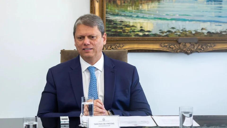 Tarcísio pede afastamento do governo de SP por 15 dias