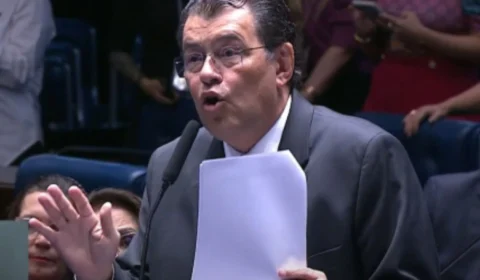 Eduardo Braga compara pessoa com diarréia em discurso para defender alterações no BPC