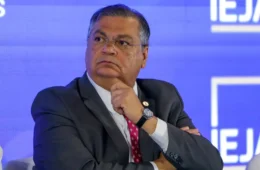 Dino suspende pagamento de R$ 4,2 bi em emendas e pede investigação da PF