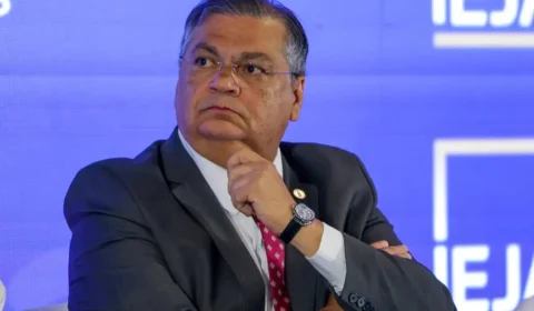 Dino suspende pagamento de R$ 4,2 bi em emendas e pede investigação da PF