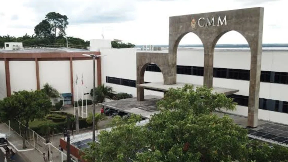 Prefeito, vice e vereadores de Manaus tomam posse nesta quarta