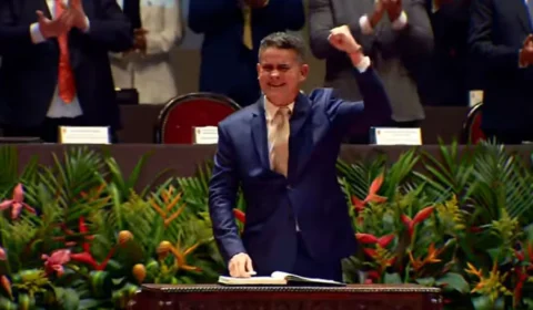 David Almeida toma posse para o segundo mandato em Manaus