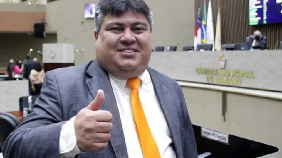 David Reis reassume presidência da Câmara de Manaus após gestão marcada por controvérsias