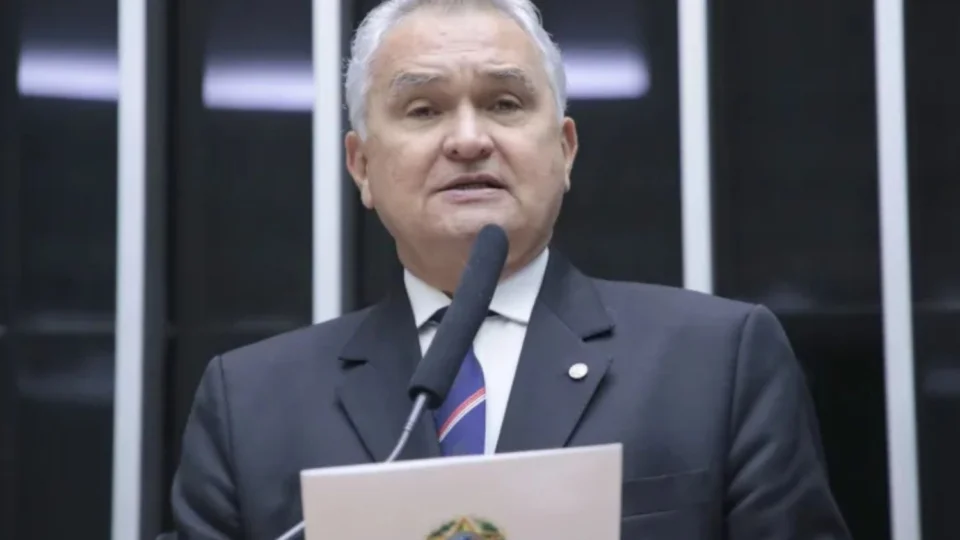 Ex-secretário de Roraima é multado em R$ 2 mi por incentivar golpe