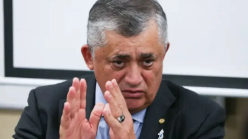 PT não planeja candidatura alternativa para 2026, diz líder José Guimarães