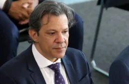 Cancelamento das férias de Fernando Haddad ocorre em meio à alta do dólar e pressões econômicas