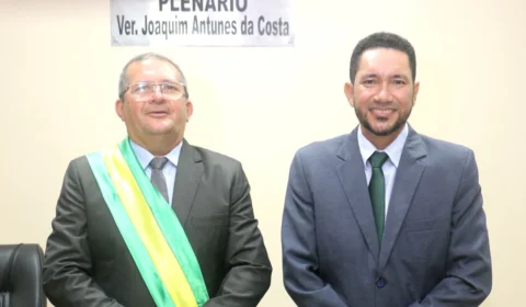 Tonho Santos e Cleucivan Reis tomam posse para novo mandato em Codajás