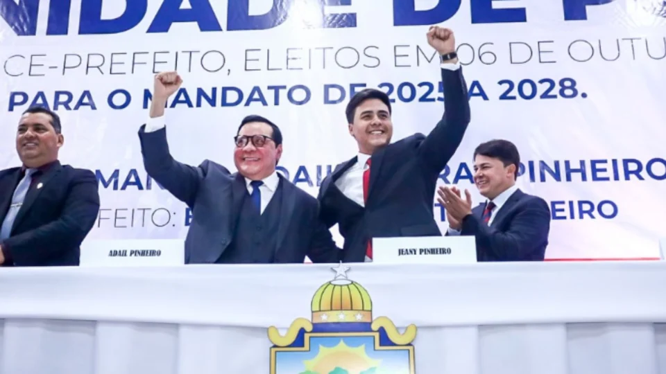 Prefeitura de Coari agora é comandada por pai e filho